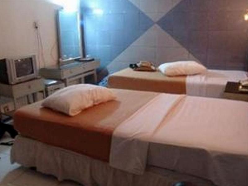 Hotel Tanjung Surabaya Buitenkant foto