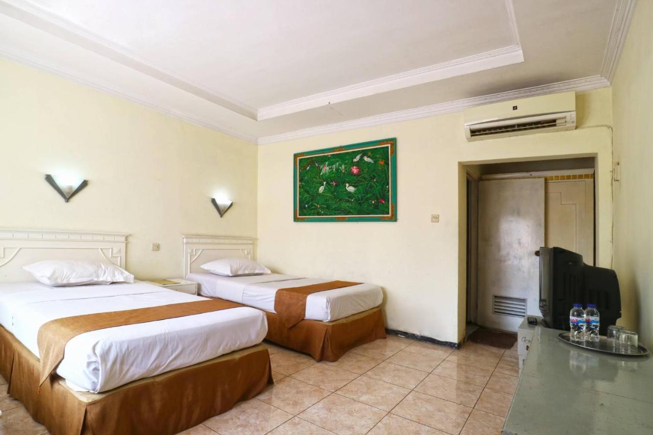 Hotel Tanjung Surabaya Buitenkant foto