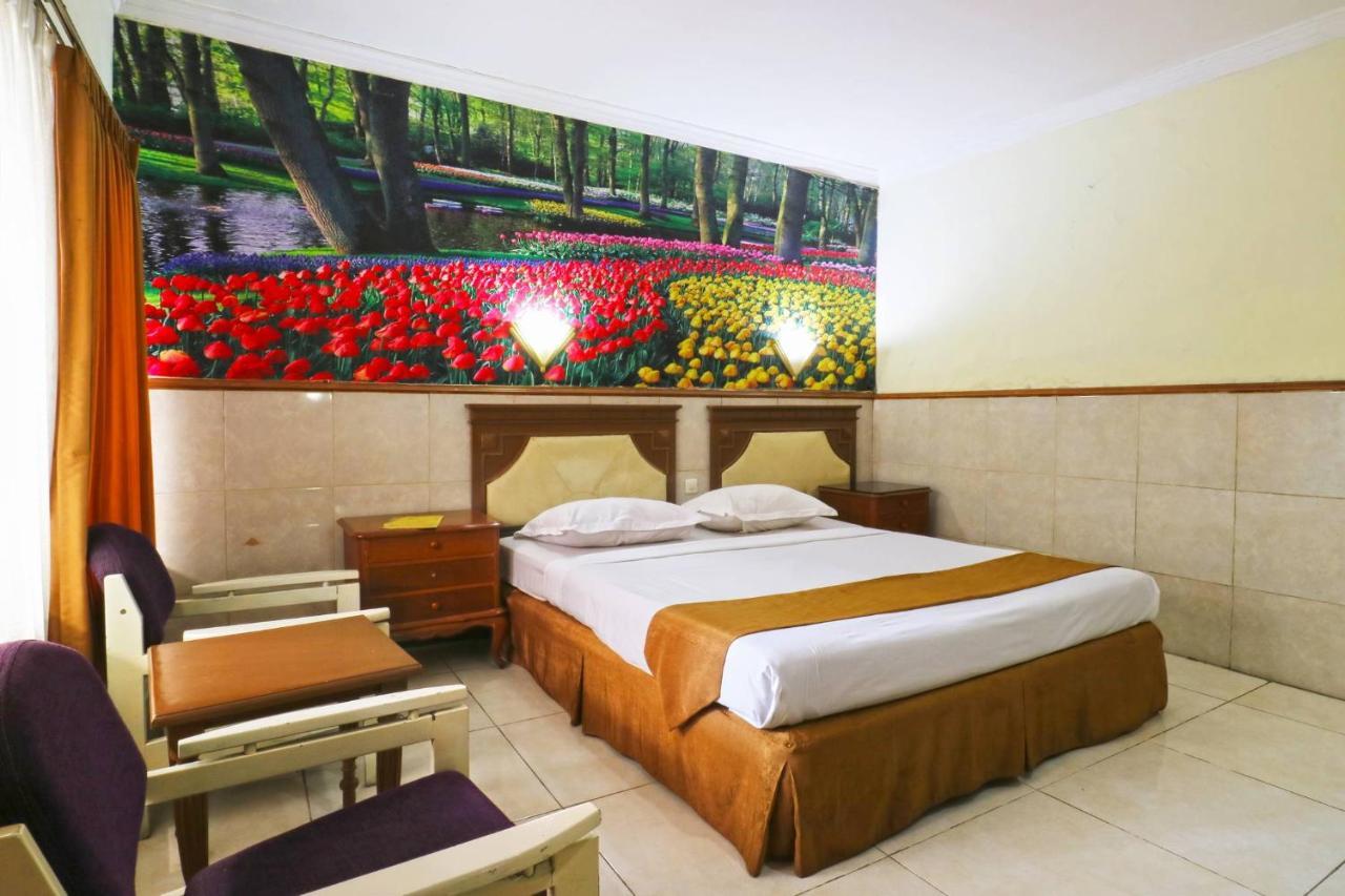 Hotel Tanjung Surabaya Buitenkant foto