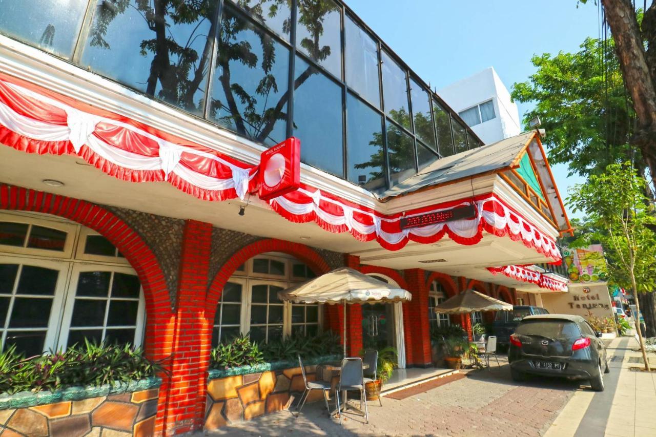 Hotel Tanjung Surabaya Buitenkant foto