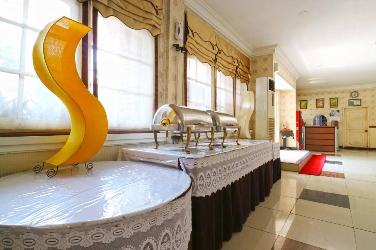 Hotel Tanjung Surabaya Buitenkant foto