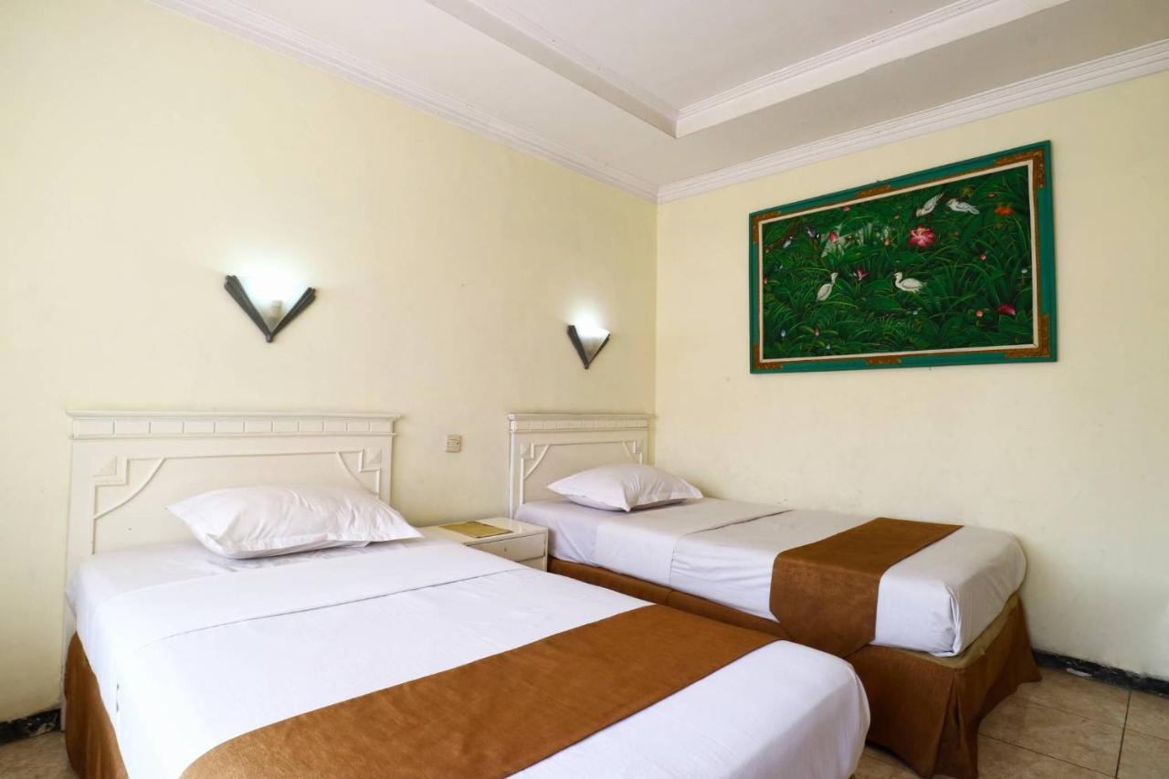 Hotel Tanjung Surabaya Buitenkant foto