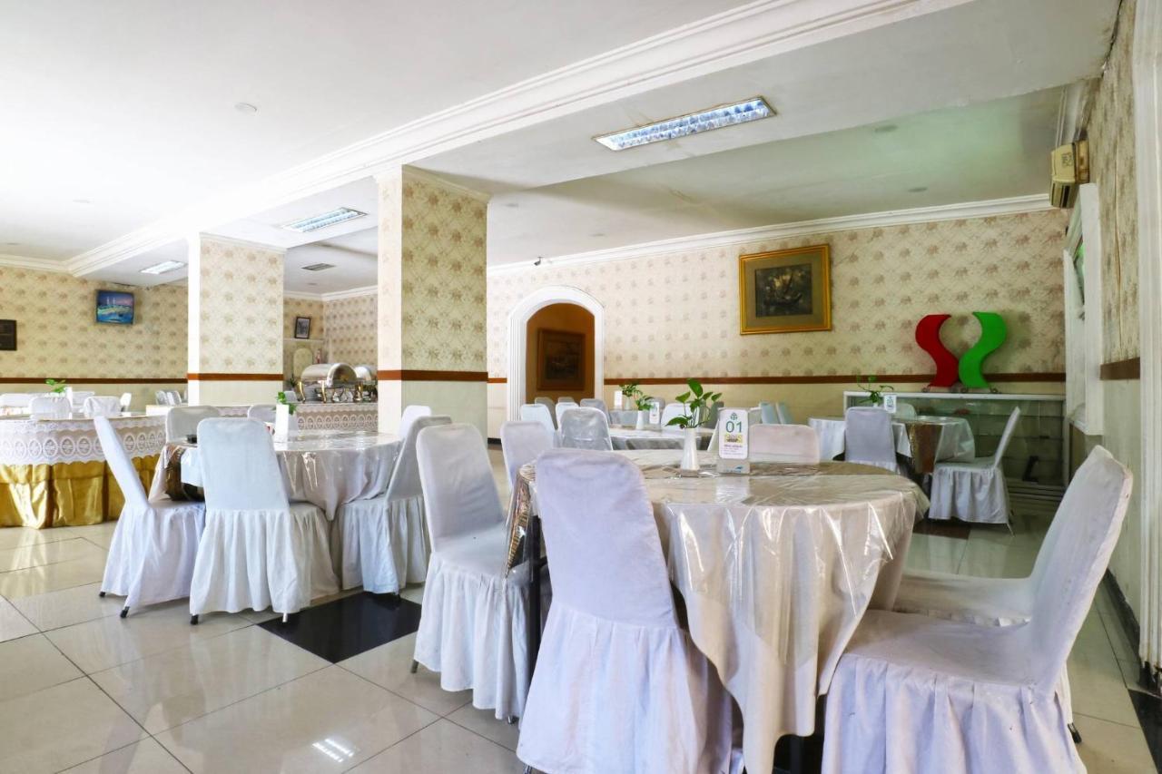 Hotel Tanjung Surabaya Buitenkant foto