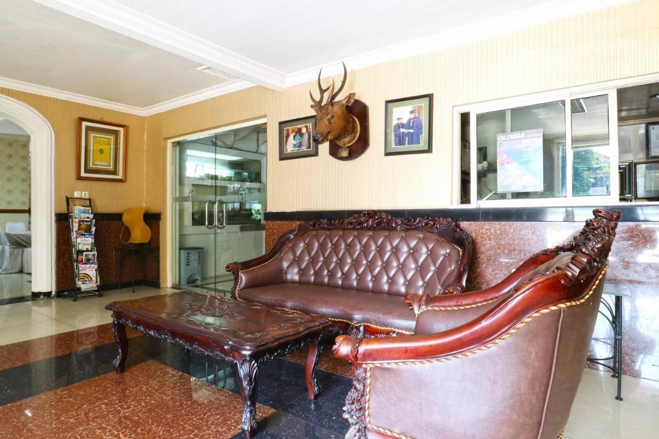 Hotel Tanjung Surabaya Buitenkant foto